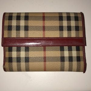 Vintage Burberry wallet. 100% authentic.